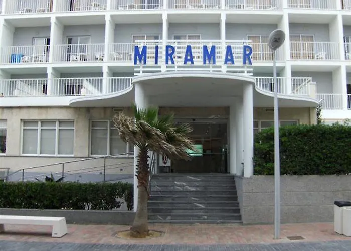 Js Miramar 酒店 坎皮卡福特